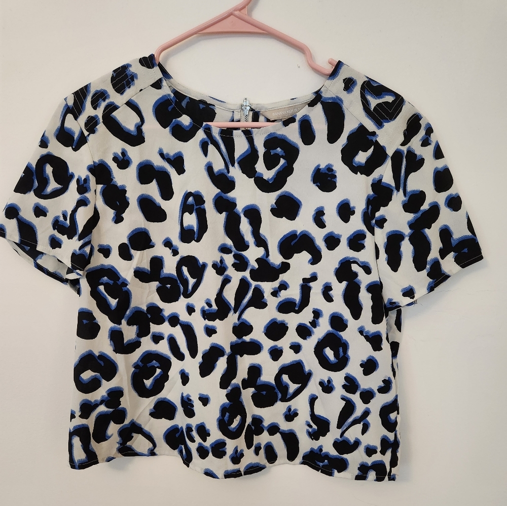 Banana Republic leopard print women's zip back top